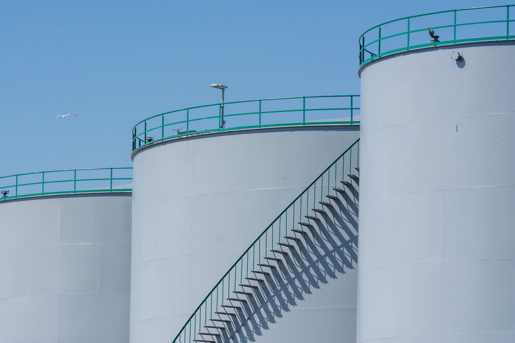 Tanques e estruturas industriais